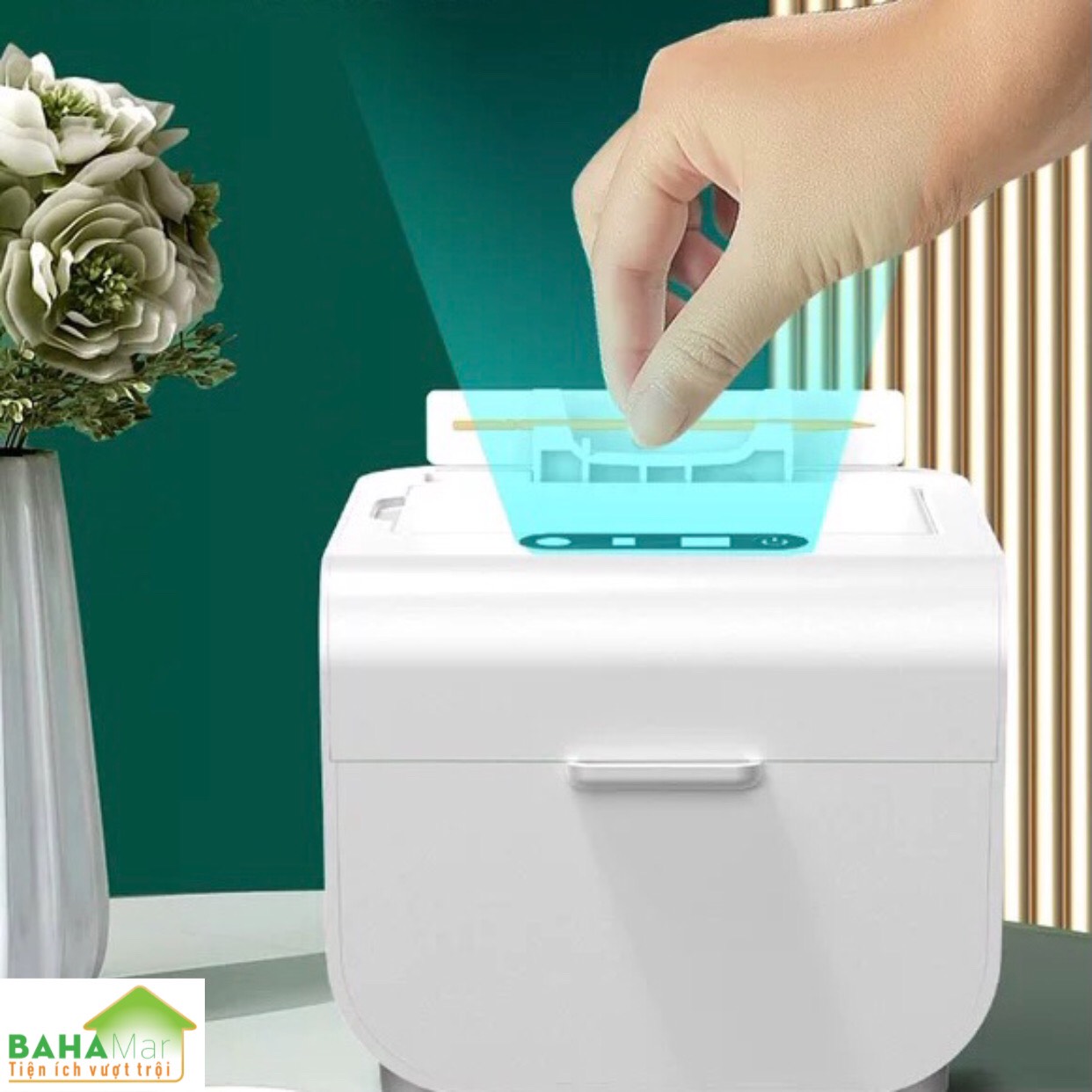 HỘP TĂM CẢM ỨNG HỒNG NGOẠI THÔNG MINH TỰ ĐỘNG BẬT MỞ NHẢ TĂM KHÔNG CẦN TIẾP XÚC &quot;BAHAMAR&quot; thiết kế hoàn toàn khép kín và xây dựng trong tia cực tím có thể ngăn ngừa gây hại các chất và côn trùng, và đảm bảo vệ sinh của tăm.