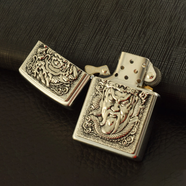 Vỏ Hột Quẹt Bật Lửa Xăng Chief CF1236 Thiết Kế Họa Tiết Đẹp Độc Lạ - Dùng Xăng Bấc Đá Cao Cấp