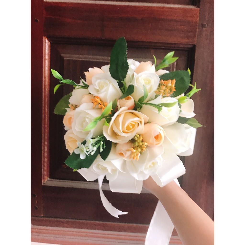 Hoa cưới cầm tay ‍️‍‍ bó hoa cưới trắng cam kết lá