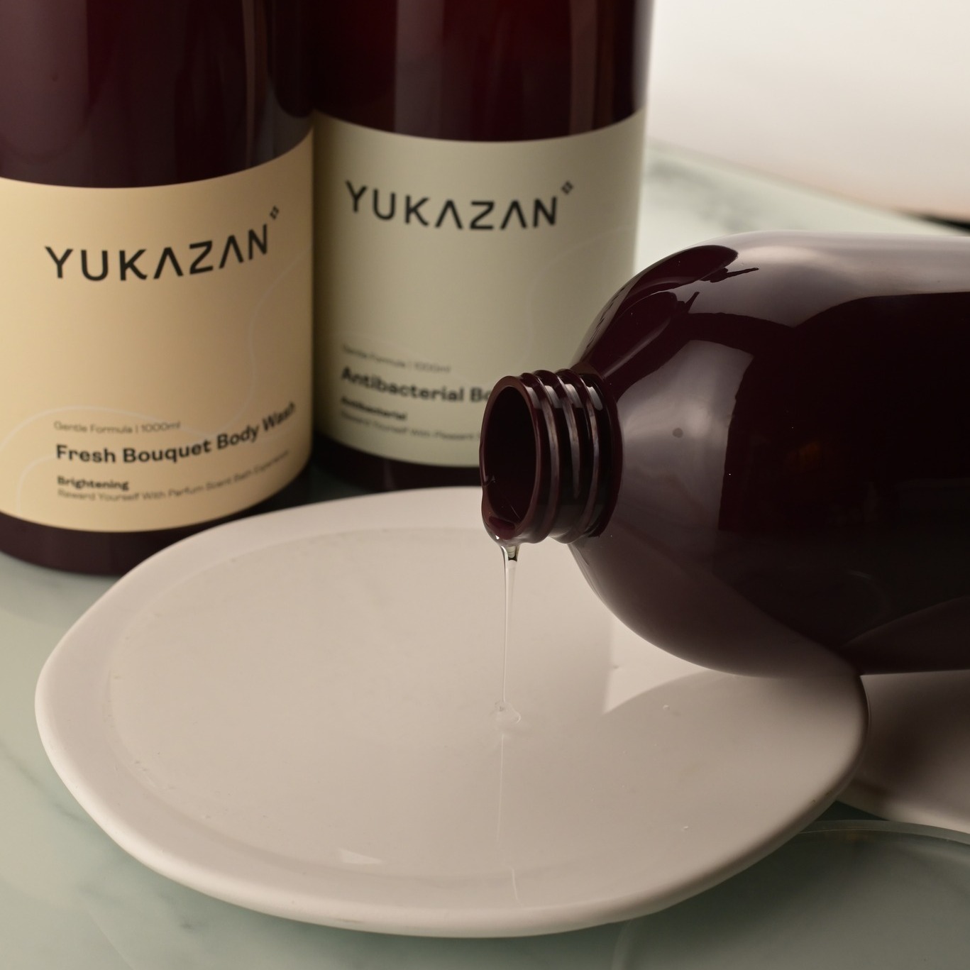 Sữa Tắm Cấp Ẩm, Dưỡng Sáng Da Yukazan Hương Nước Hoa Fresh Bouquet 230ml