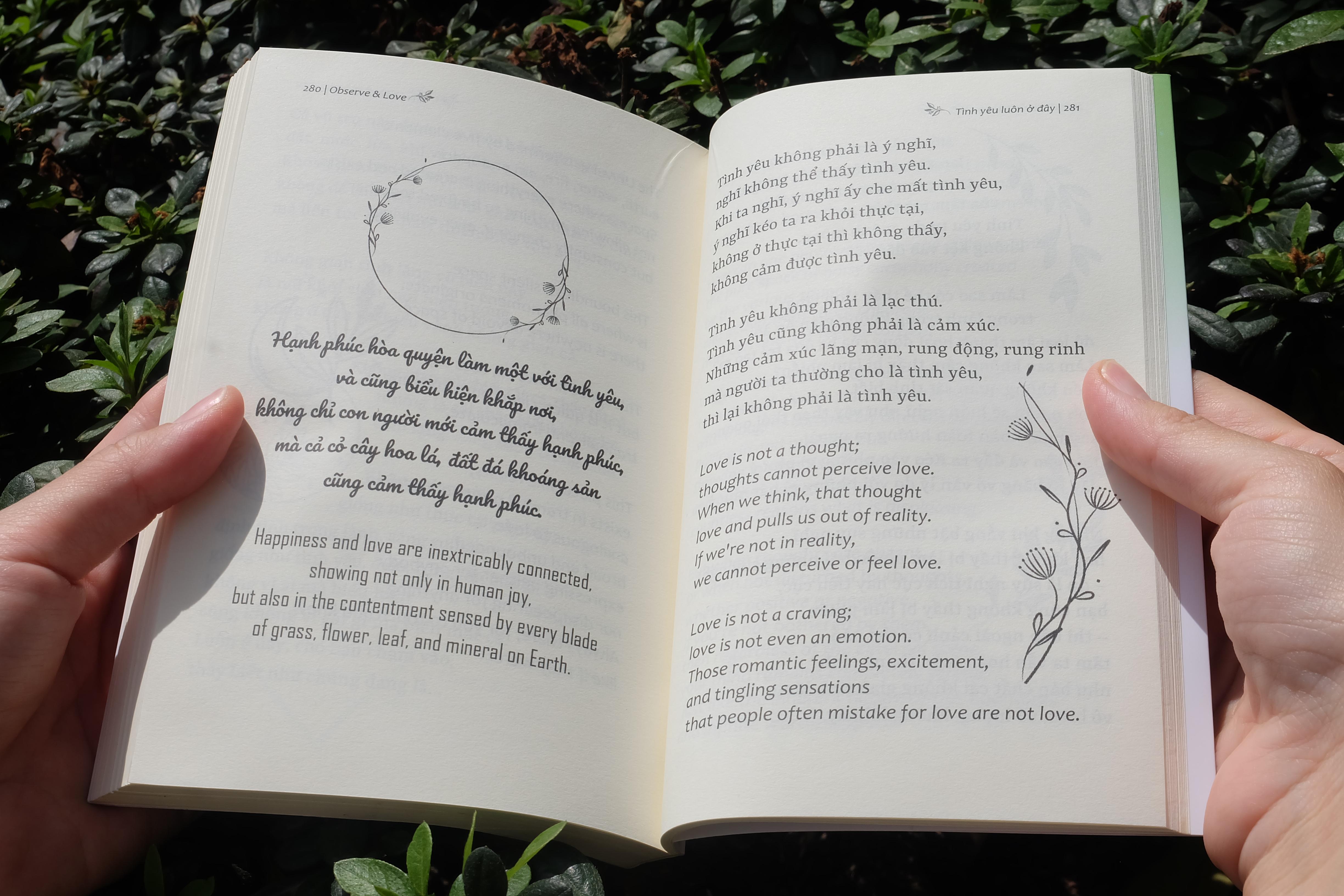 Sách - Observe And Love - Tình Yêu Luôn Ở Đây - Phiên Bản Song Ngữ