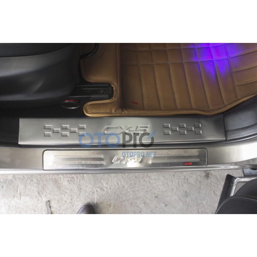 CX5,Ốp viền bậc cửa trong ngoài Mazda Cx5 2015-2019 - mẫu inox