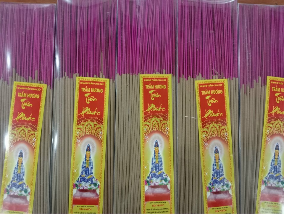 Nhang trầm hương chuẩn Tiên Phước, Quảng Nam 40cm  ( Loại đặc biệt, mùi thơm ) Nhang sạch cho sức khỏe