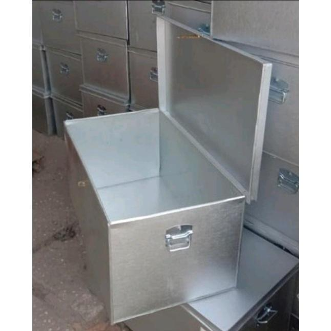 Thùng tôn nhỏ đựng đồ cá nhân, đựng tiền, tặng ổ khóa kt 30x20x15