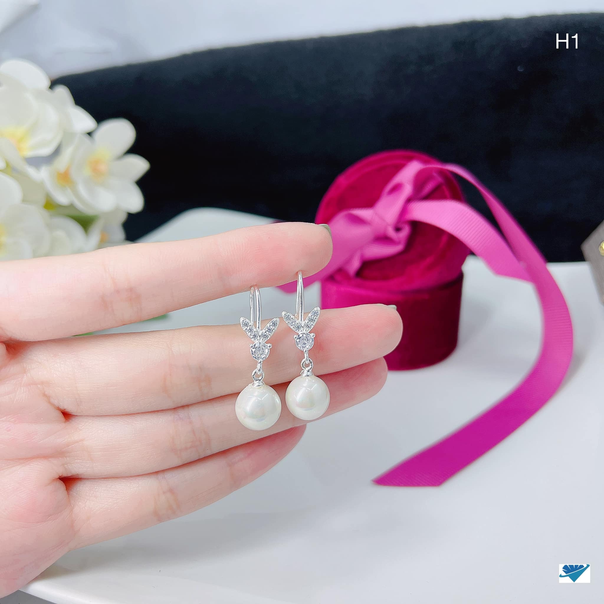 Bông tai bạc móc trai chất liệu bằng bạc MS077