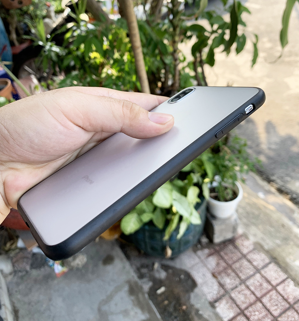 Ốp lưng viền dẻo đen cao cấp giành cho iPhone XS Max