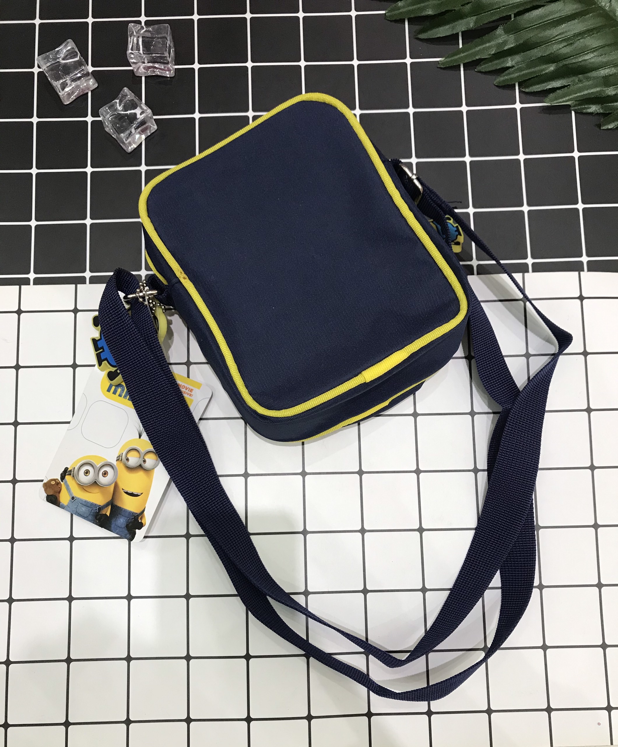 Túi đeo chéo hình Minions cute cho các bé - - B210075