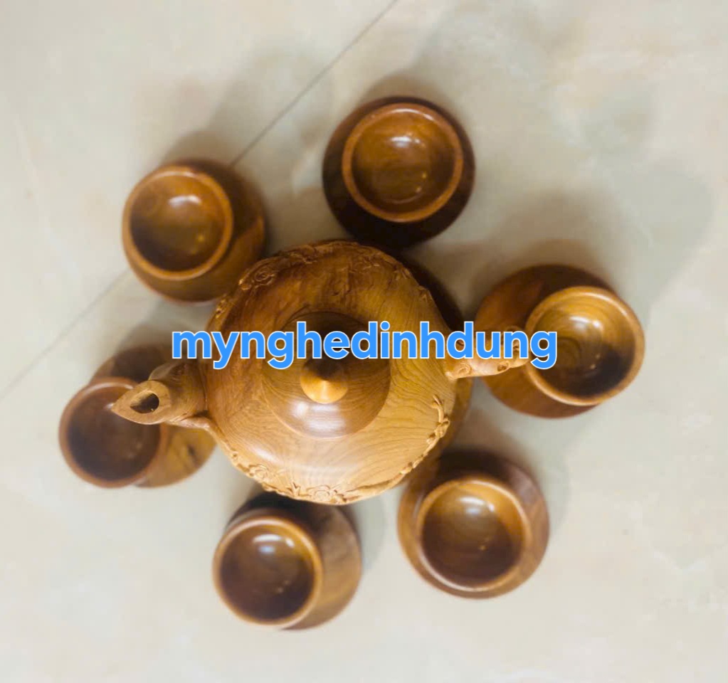 Bộ ấm chén bằng gỗ bách xanh thơm nức