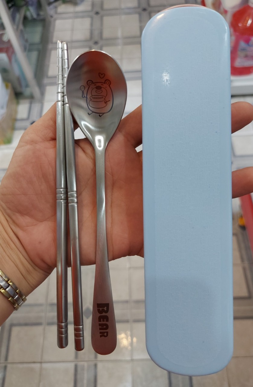 Bộ thìa đũa inox 304 cao cấp Kèm Hộp Nhựa Sinh Học siêu dễ thương tiện lợi gấu BEAR