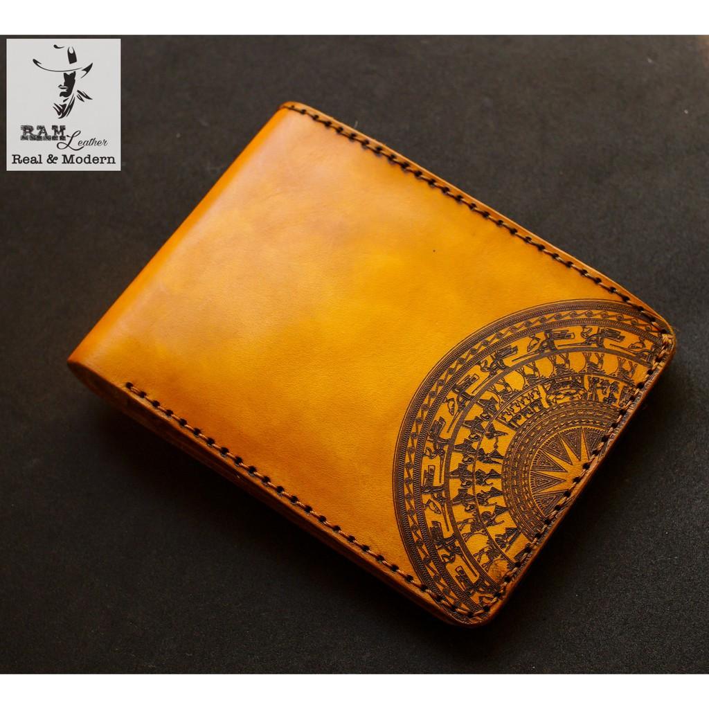 Ví nam da bò handmade bền chắc cao cấp da bò vegtan thảo mộc màu vàng khắc trống đồng RAM Leather