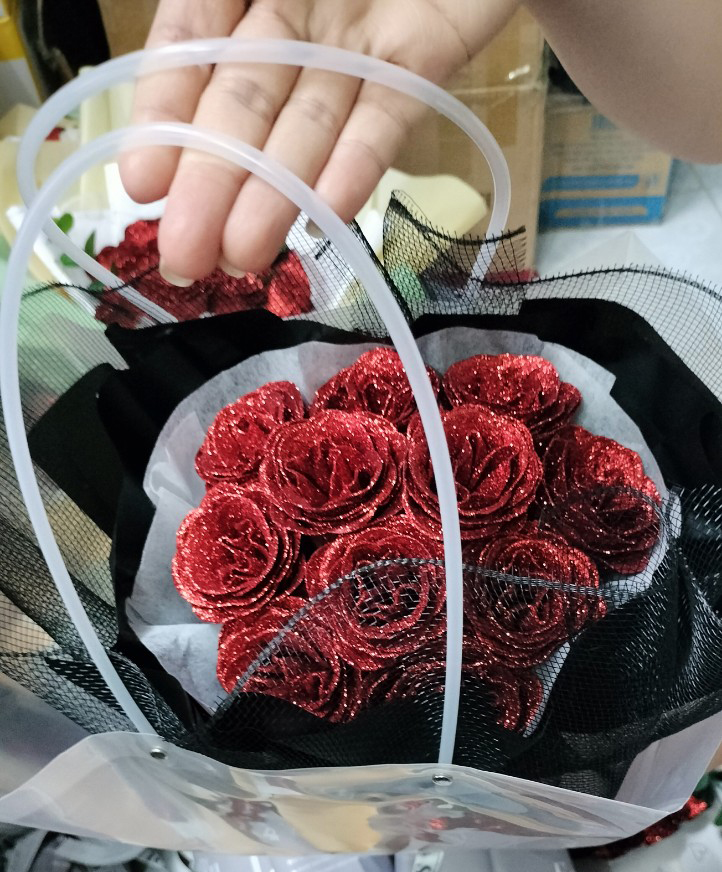 Bó Hoa Hồng Nhũ Kim Tuyến Lấp Lánh 11 Bông Quà Tặng Người Thương Dịp Valentine, 8/3, 20/10... (Kèm Túi Xách)