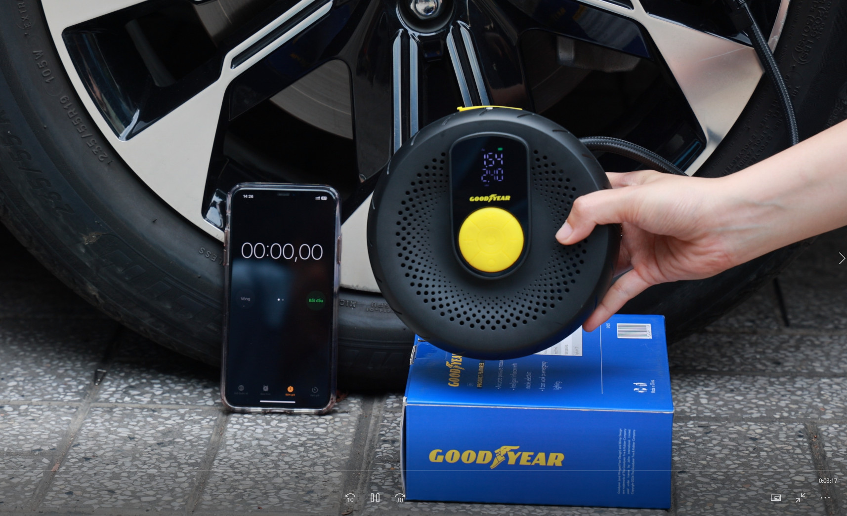 Máy Bơm Lốp Ô Tô Không Dây Tích Điện Tự Ngắt Đa Năng GOODYEAR GY -2252