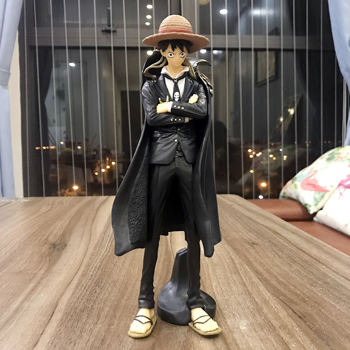 Mô Hình One Piece Luffy Áo Choàng. Đồ Chơi Mô Hình Anime. Sản phẩm đồ chơi cao cấp bày Taplo ô tô, tủ sách. Decor trang trí phòng khách, bàn làm việc…Làm quà tặng cho trẻ em cũng cực kỳ dễ thương.