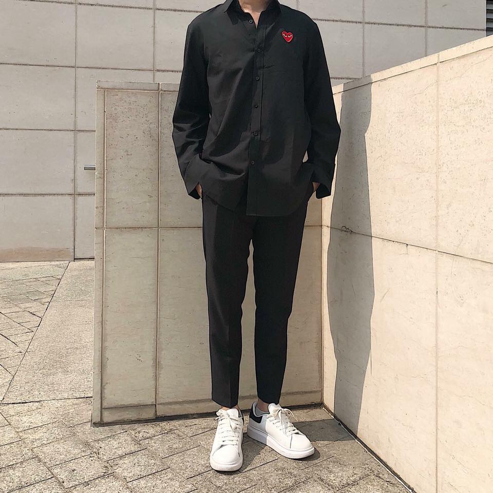 Sơ Mi Đen Dáng Rộng Unisex Thêu Tim Đỏ Tay Dài - MM