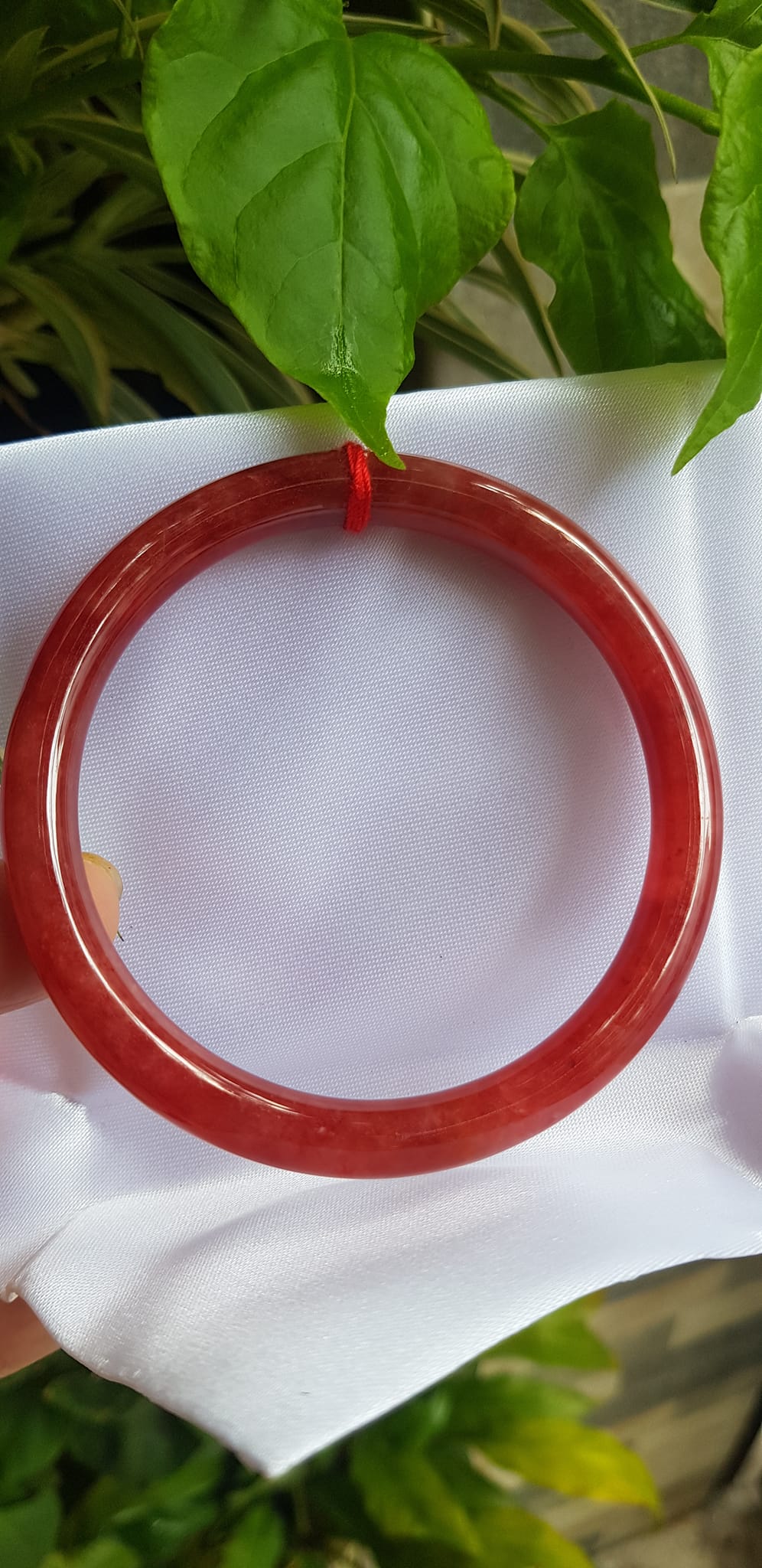 Vòng Cẩm Thạch Đỏ đẹp 58mm x chột 7mm màu đỏ đậm bóng là màu chiến thắng chuẩn hợp nữ mạng hỏa mạng thổ 55kg - 68kg đeo đẹp tay may mắn tốt sức khỏe công việc rực rỡ tài lộc ạ