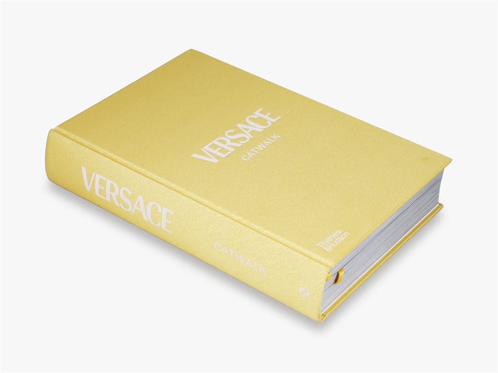Artbook - Sách Tiếng Anh - Versace Catwalk