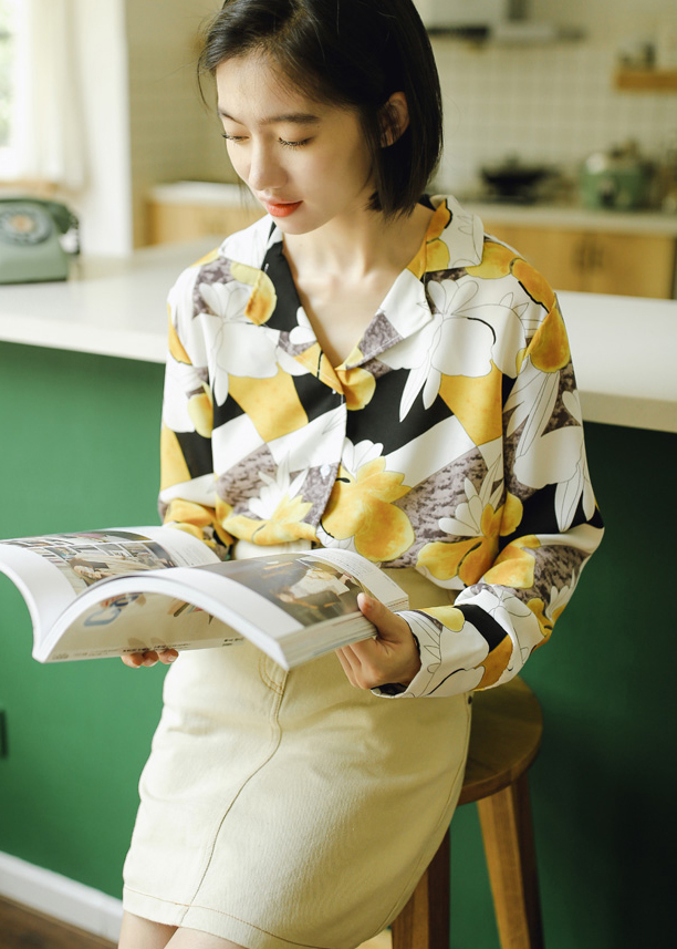 Áo sơ mi nữ cổ 2 ve form rộng họa tiết hoa vàng, thời trang phong cách Hàn Quốc