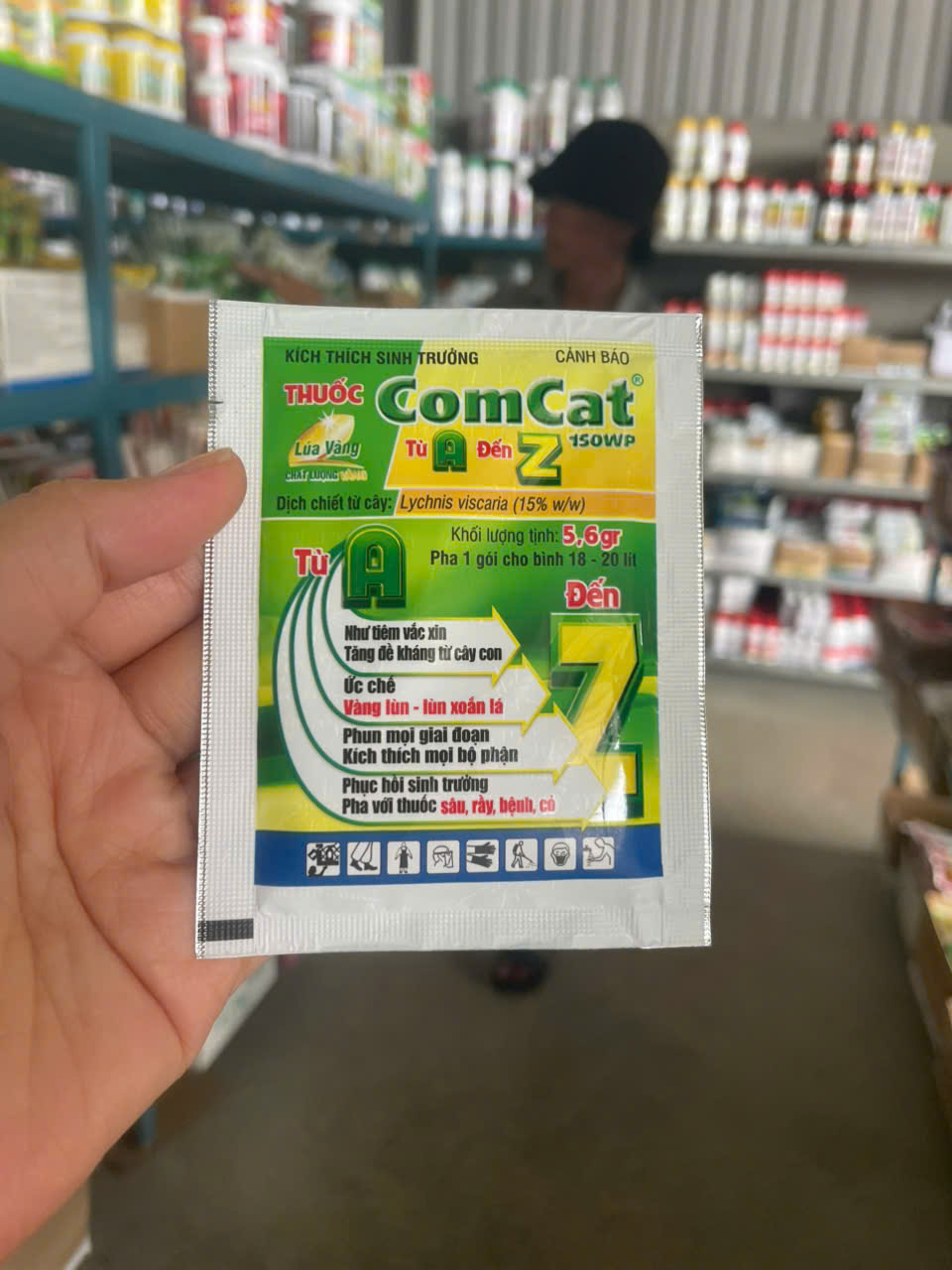 ComCat 150WP 5.6g Ra rễ cực mạnh, kích thích bộ rễ, tăng khả năng đề kháng, phục hồi sức sống cho cây và giải độc hữu cơ.
