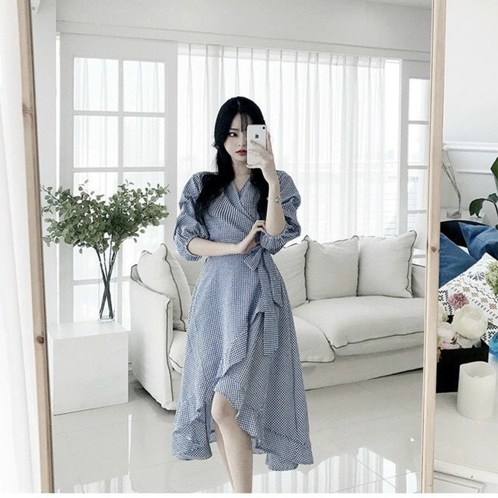 Set áo đôi đồ cặp tình nhân áo sơ mi nam đầm đuôi cá nữ dài kẻ sọc phong cách Hàn Quốc dùng đi biển đi chơi chụp hình cưới hàng cao cấp - Smice House