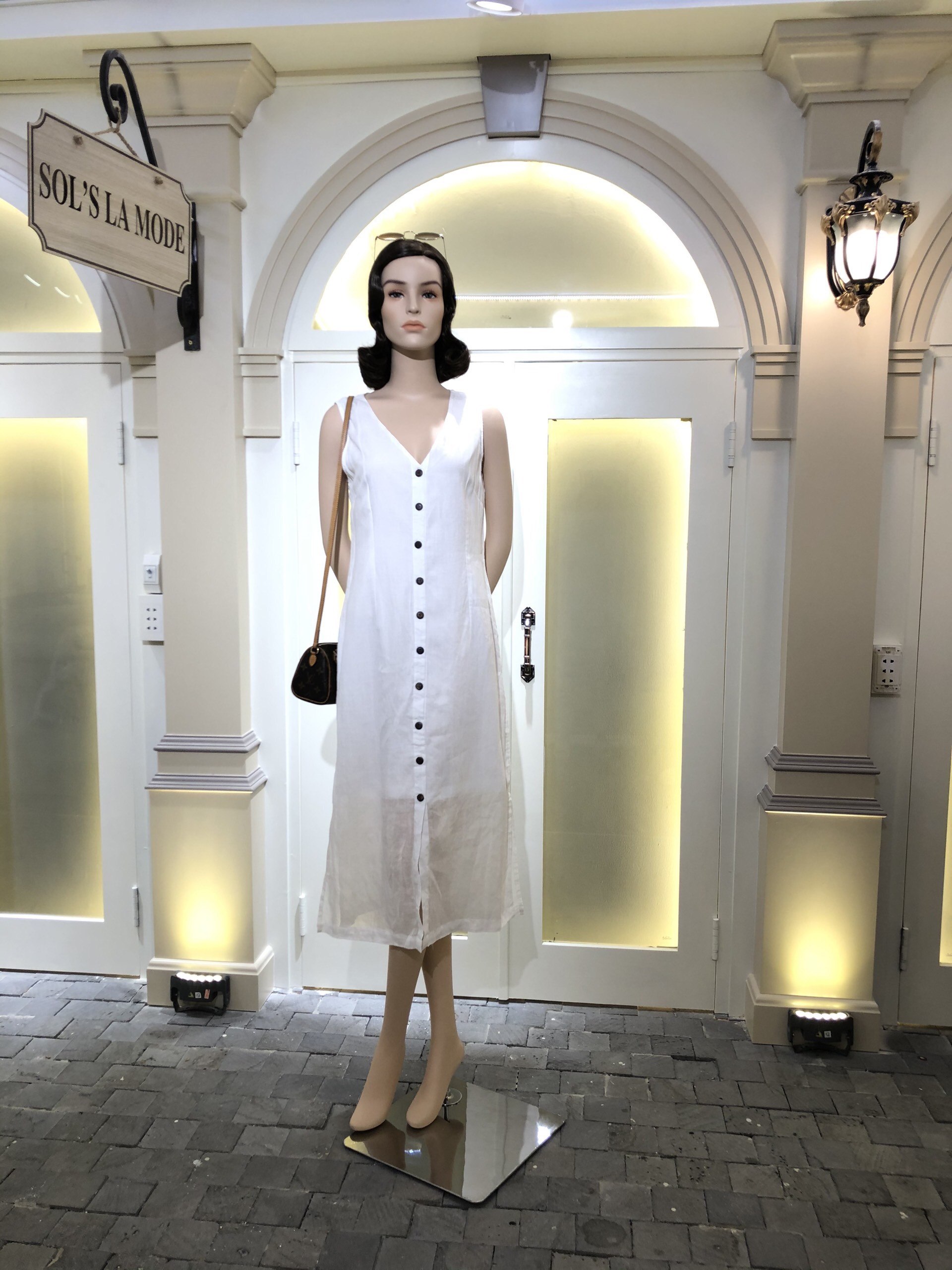 VÁY LINEN TRẮNG NÚT