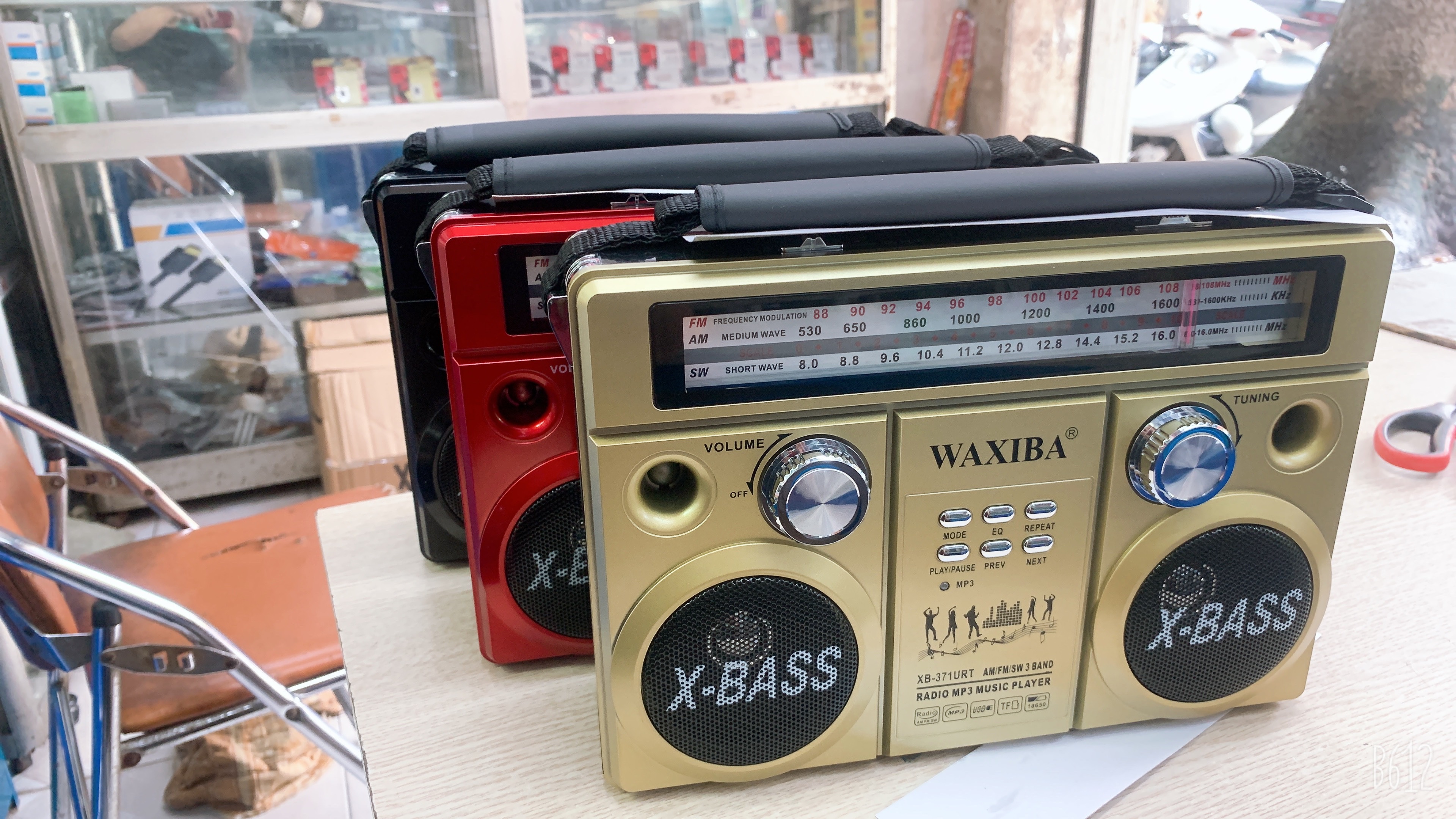 ĐÀI RADIO X-BASS- 372URT BẮT SÓNG FM/AM/SW KHỎE – NGHE NHẠC TỪ USB THẺ NHỚ – LOA EXTRA BASS STEREO