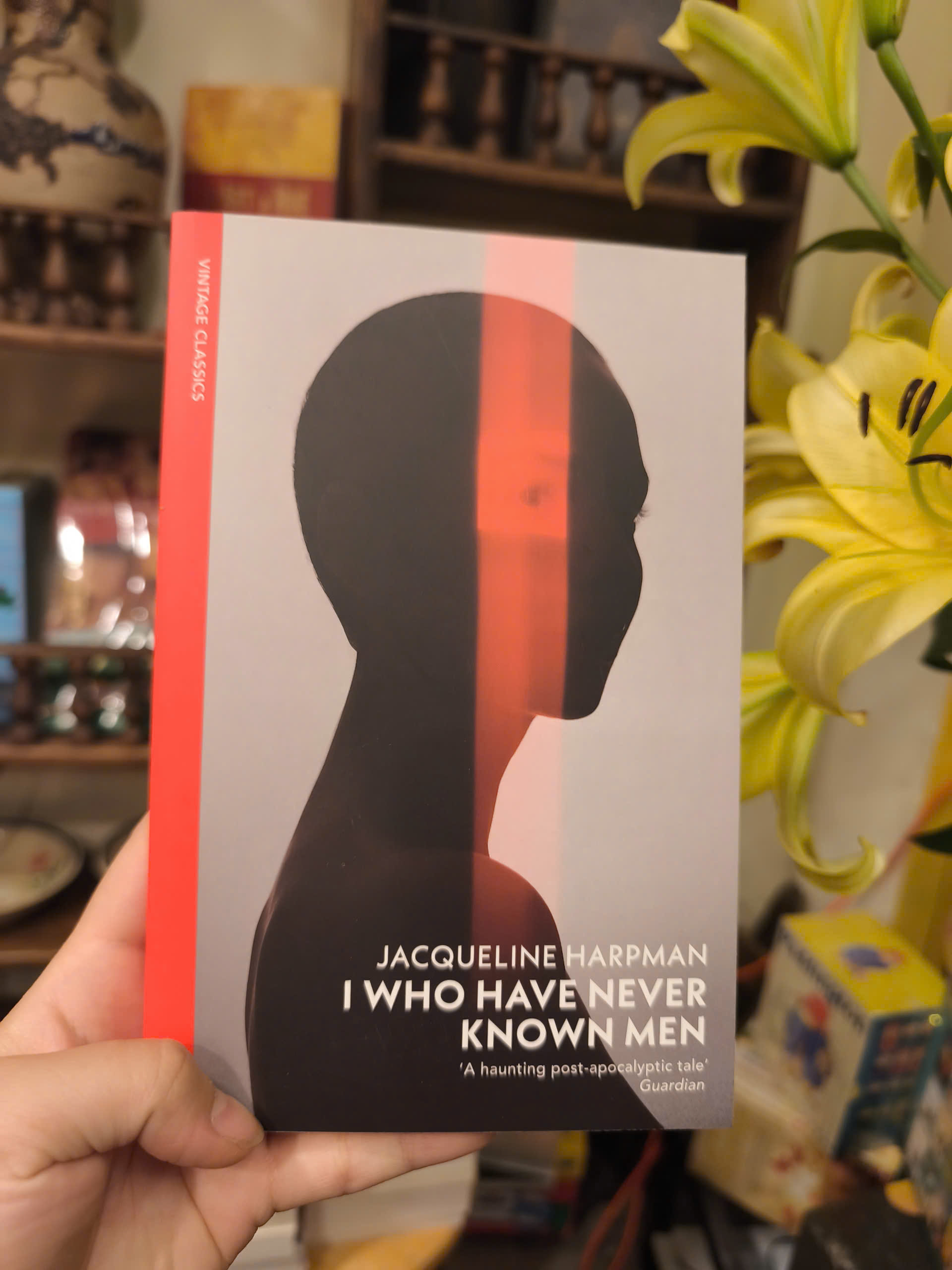 Sách - I Who Have Never Known Men by Jacqueline Harpman | Dystopia Fiction / Ngoại văn Nhập khẩu