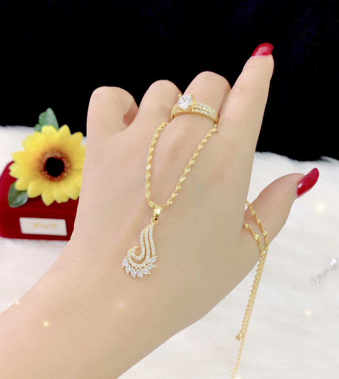Dây chuyền nữ mặt xoàn mạ 18k cao cấp EKP639A