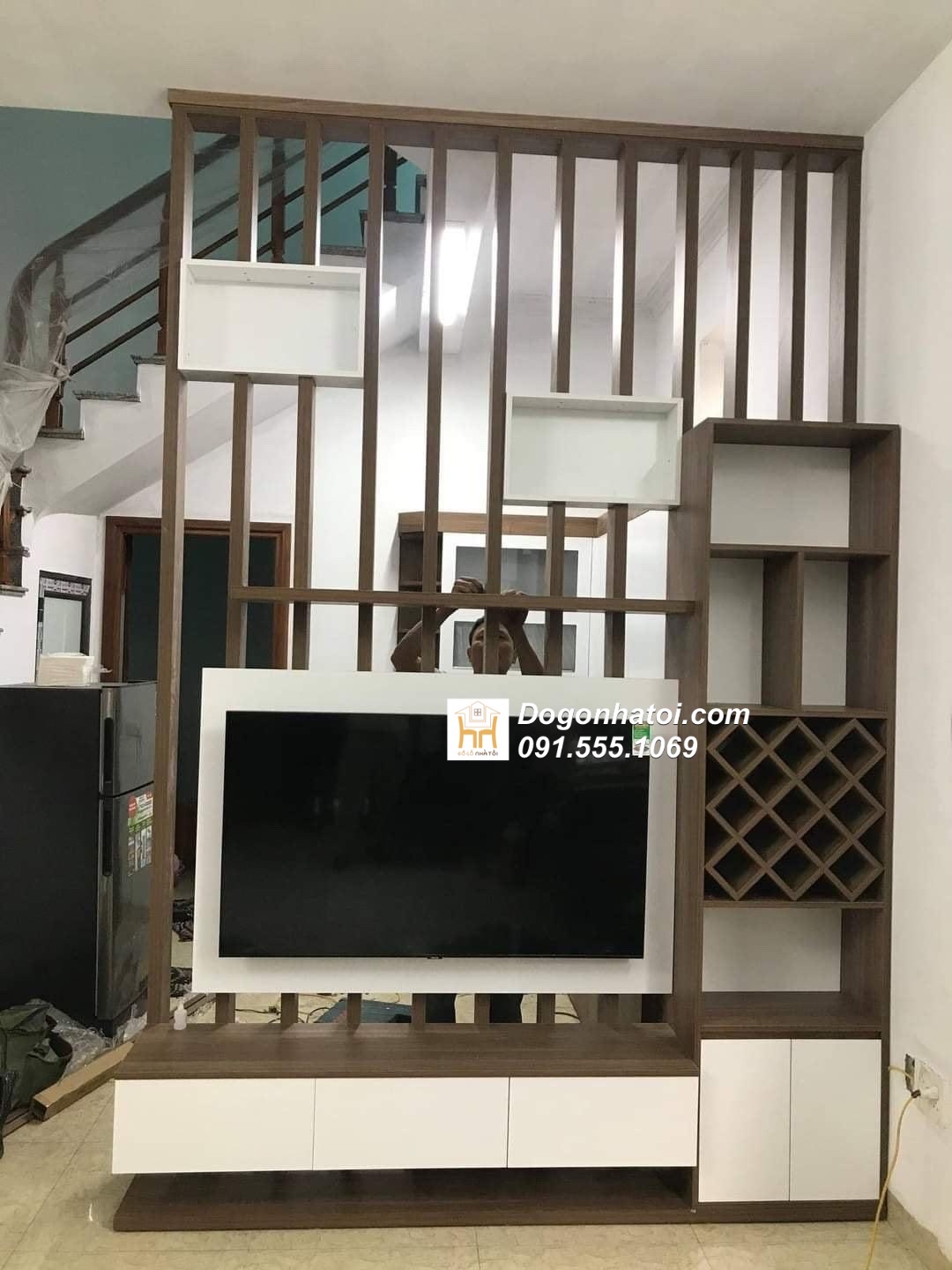 Vách Ngăn Lam Gỗ Phòng Khách Kết Hợp Kệ Tivi Đẹp 2m2 X 2m - TR623