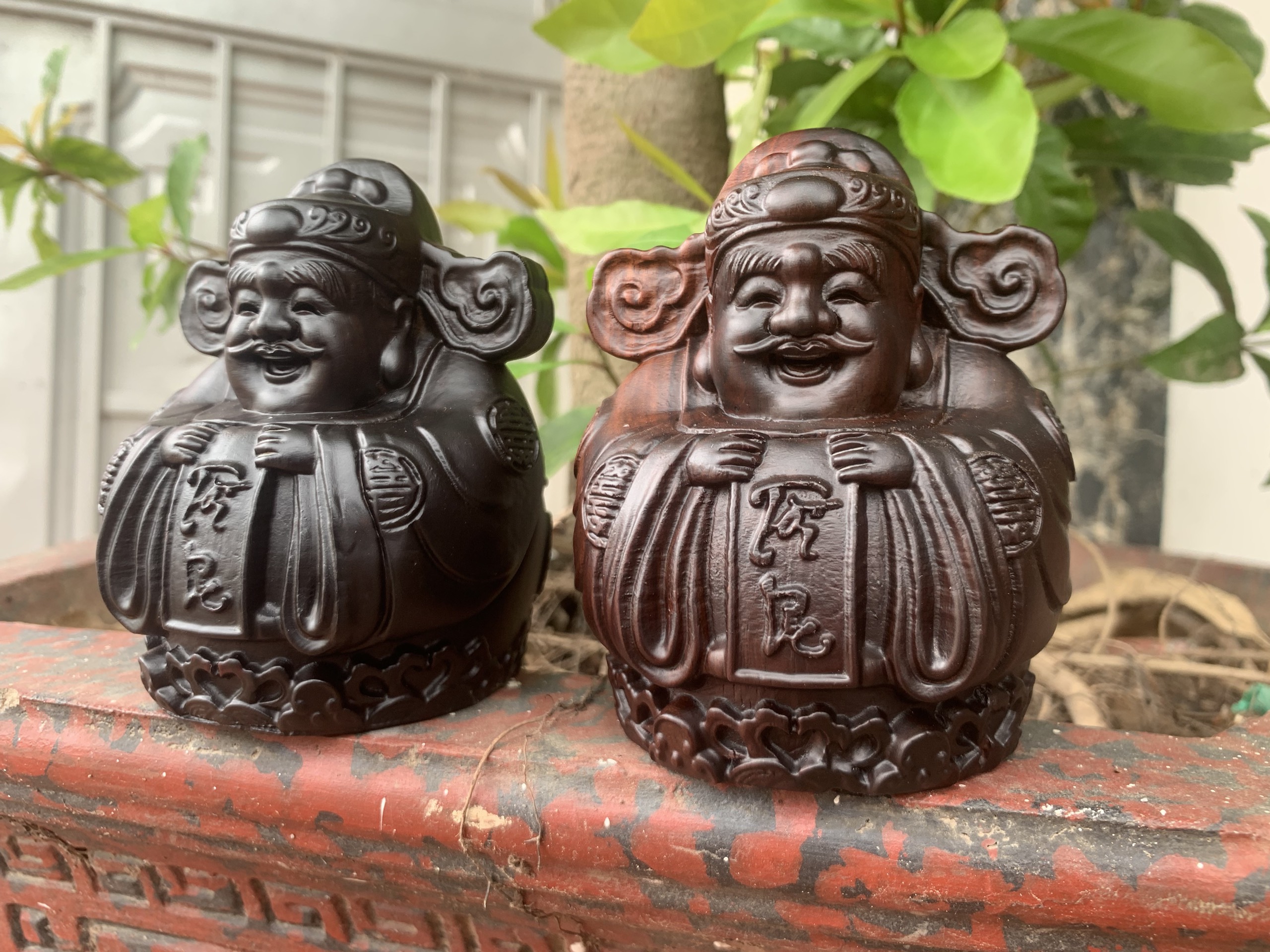 Tượng thần tài mini bày bàn làm việc, quầy lễ tân, để ô tô, trưng bày trang trí gỗ trắc tự nhiên