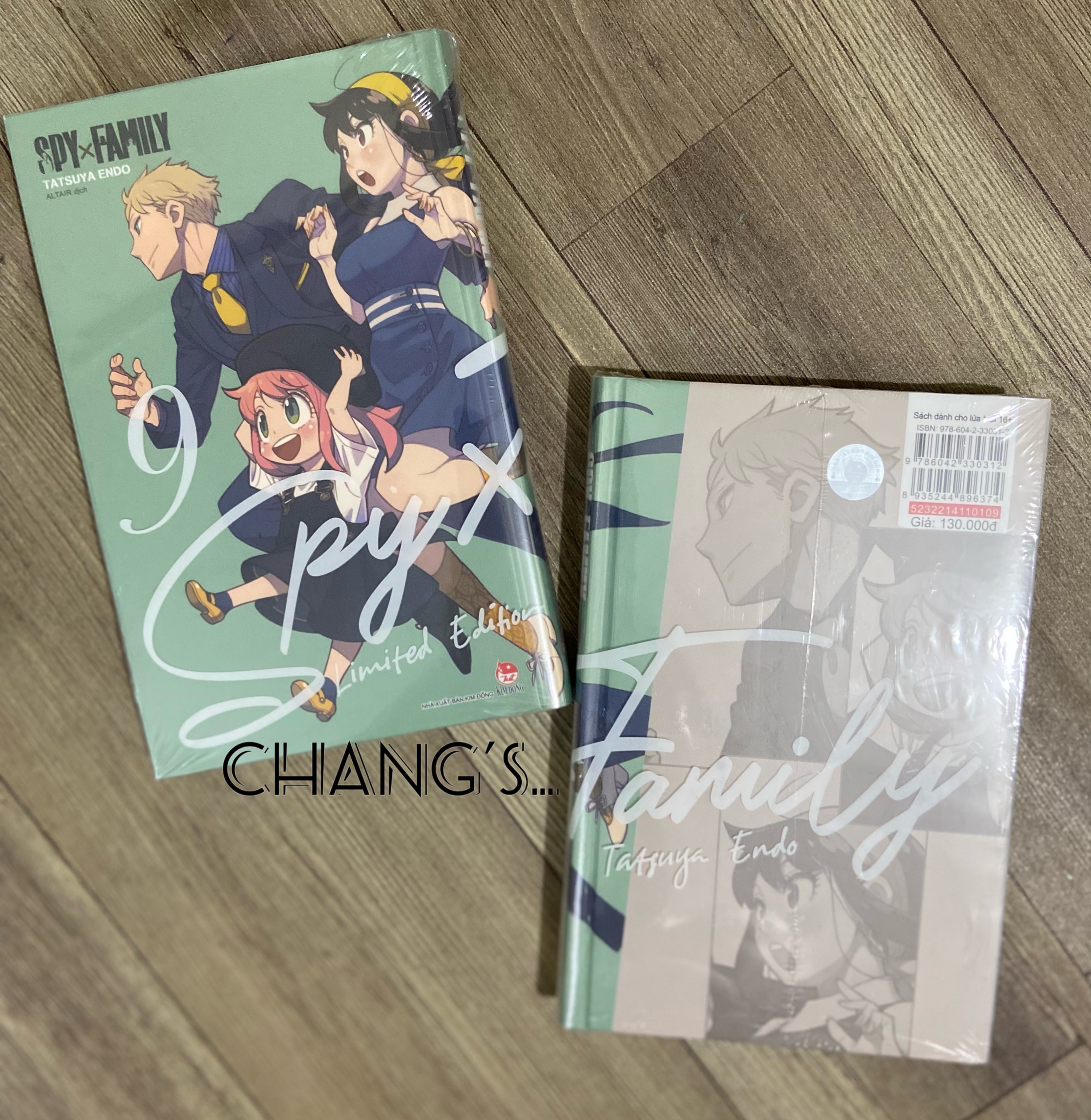 Spy x Family Tập 9 Limit kèm Set Bookmark + Poster + ống