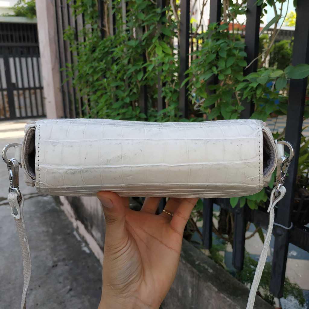 Túi nữ đeo chéo da bụng cá sấu bạch tạng hiếm có!