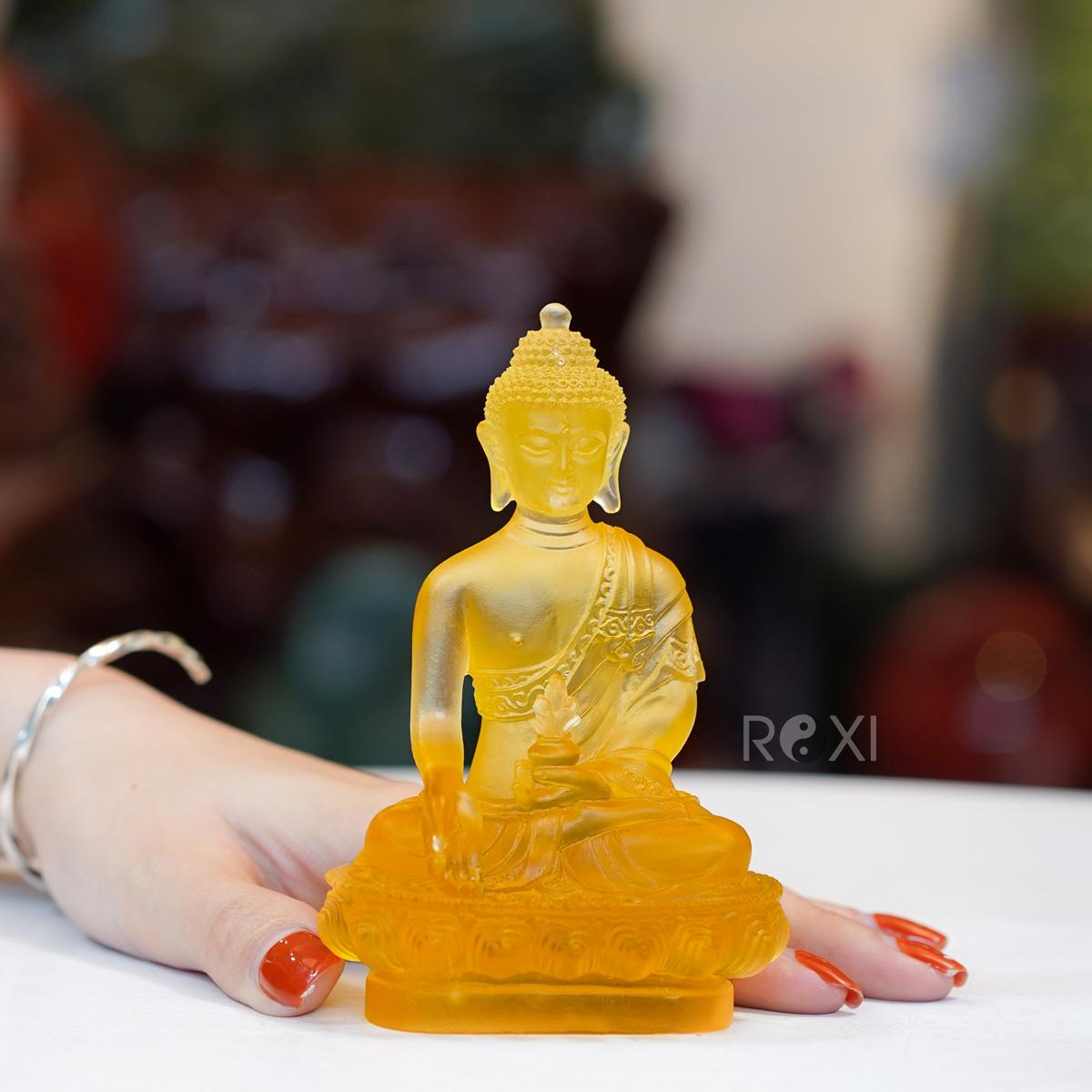 Tượng Dược sư Lưu Ly ánh vàng