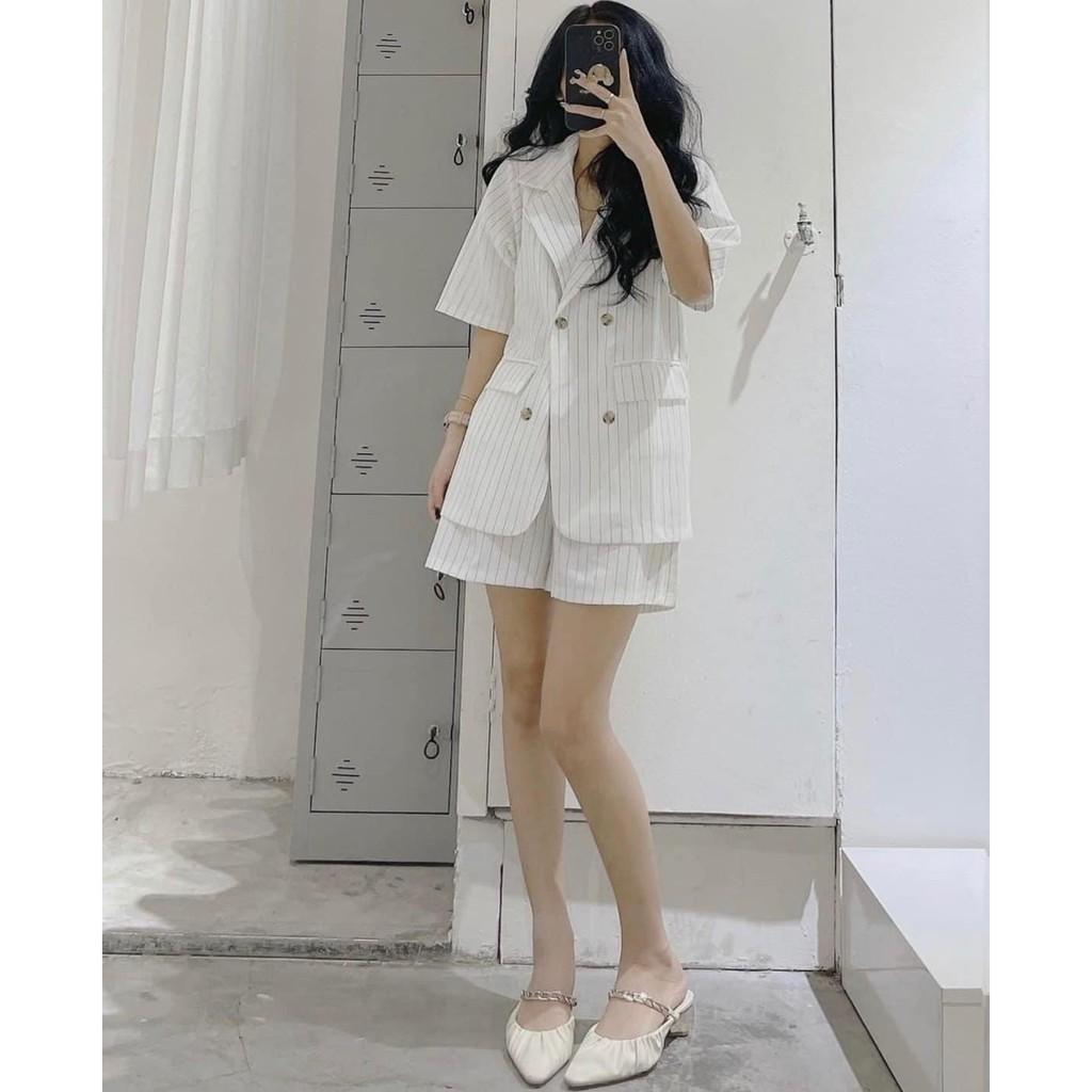 Set blazer kẻ sọc cho bạn nữ năng động hai màu đen - trắng