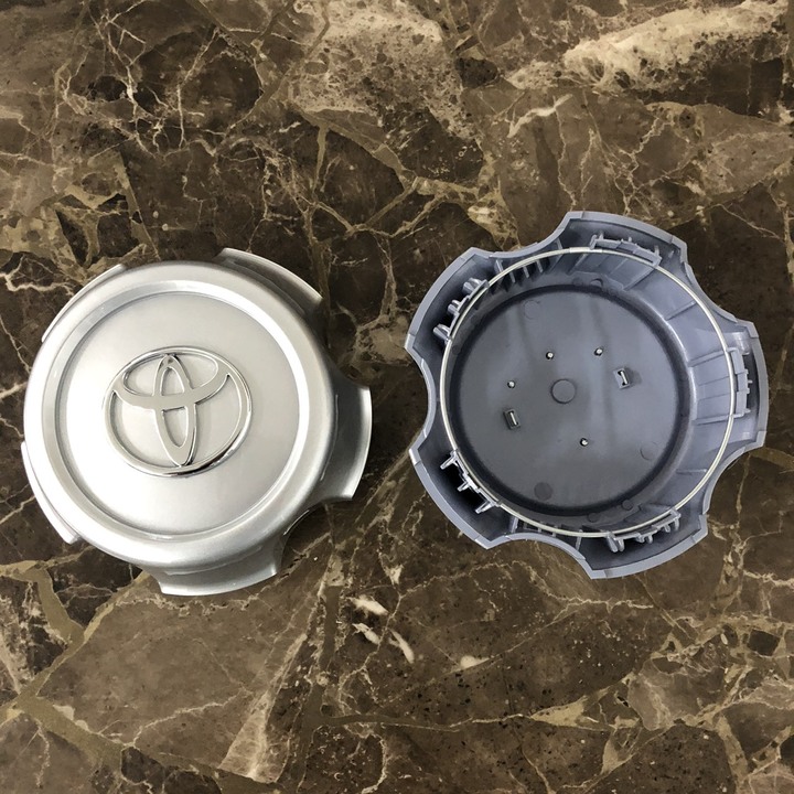 Logo chụp mâm, ốp lazang bánh sau xe ô tô dùng cho Toyota Land Cruiser 1998-2002