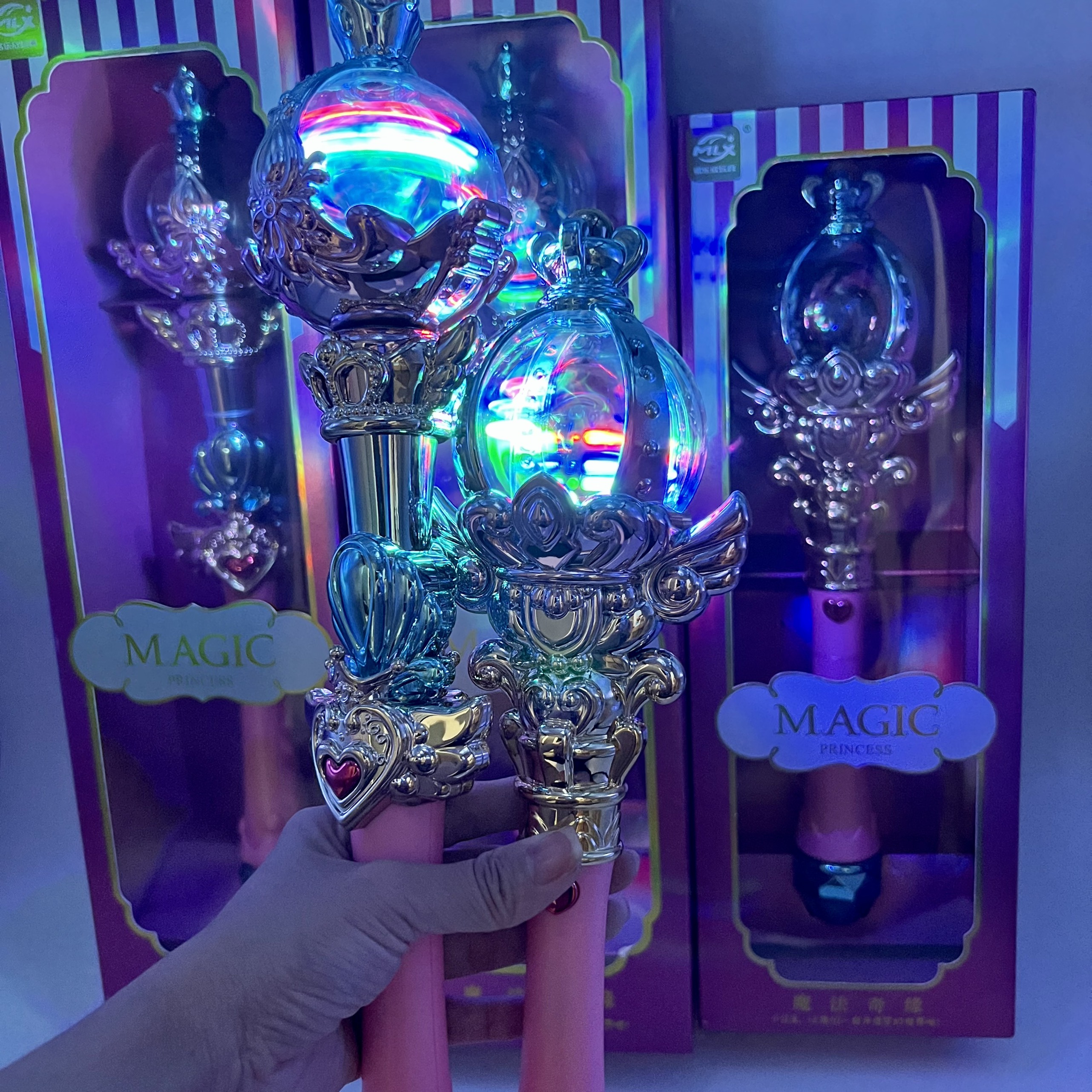 Gậy phép thuật có đèn, nhạc cho bé, gậy phép thuật 8891 34 cm có lồng cầu xoay được - Quà tặng yêu thích cho bé gái