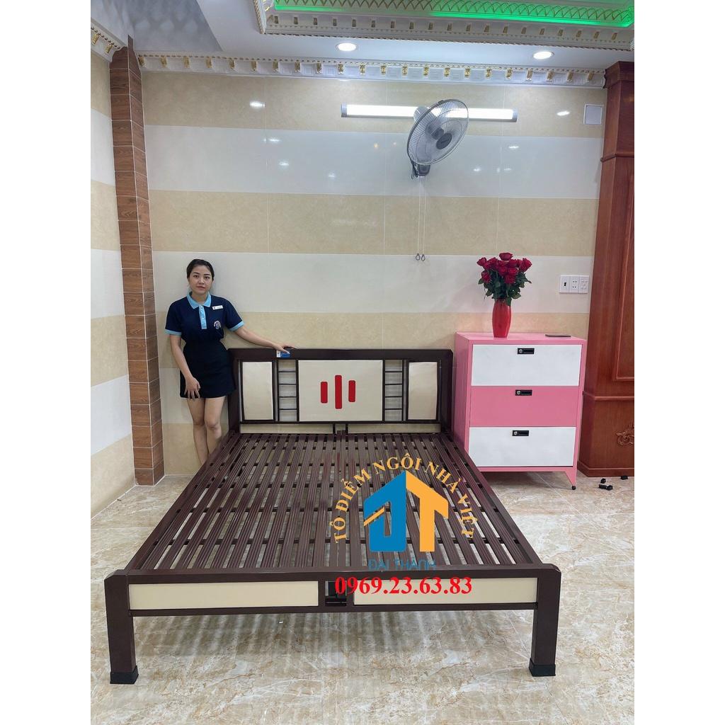 Giường sắt hộp kiểu gỗ Đại Thành 1m6 - Mẫu 03