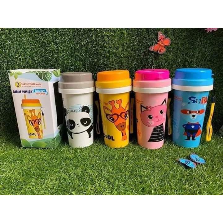 Bình nước trẻ em kèm ống hút và dây đeo 700ml