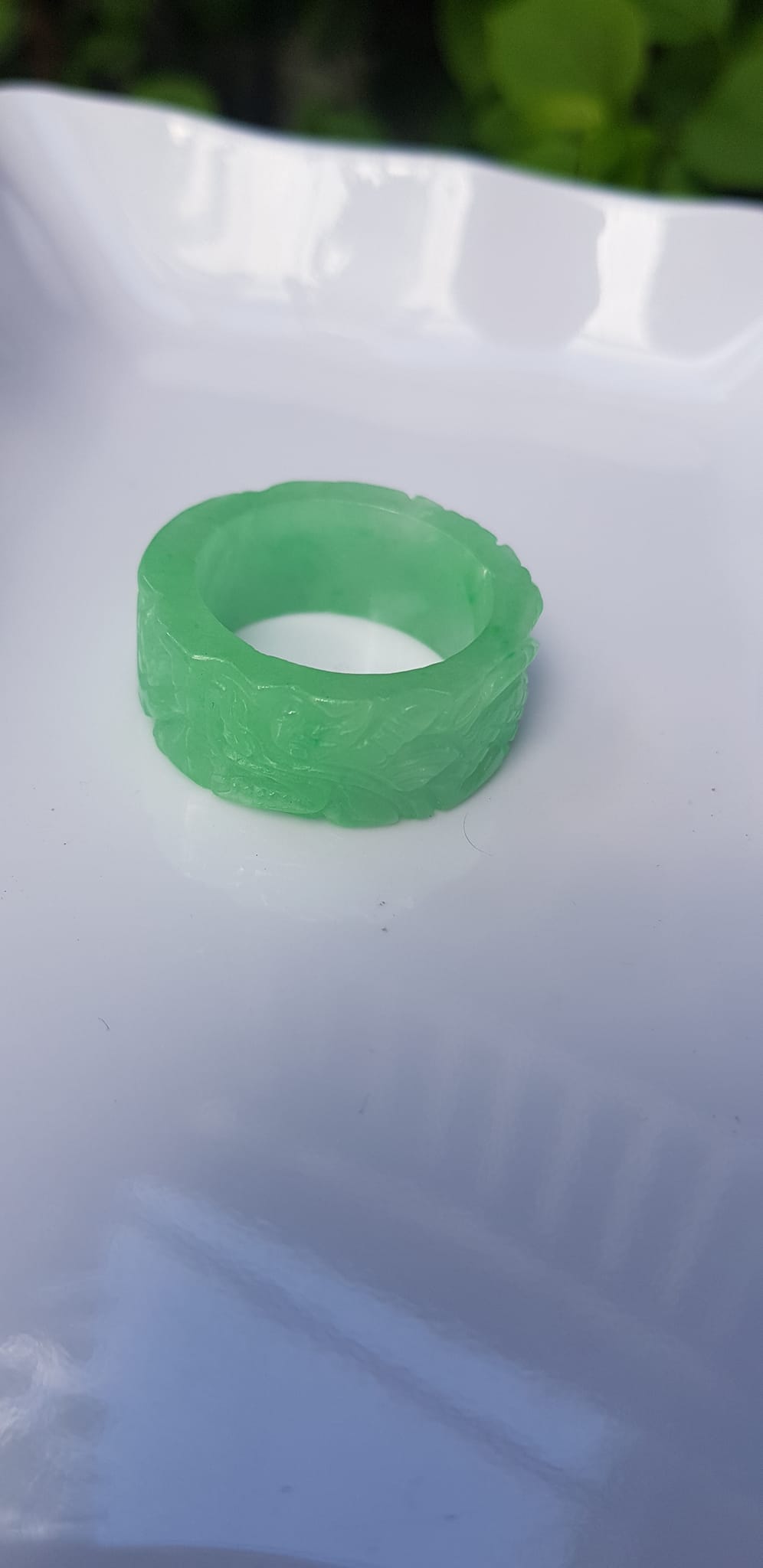 Nhẫn Nam Bản Vuông Trạm Rồng Đẹp Size Nhẫn Ni 22mm x Cao 11mm x Dầy 4mm Màu Xanh Ngọc Cẩm ThạchTươi đẹp ạ