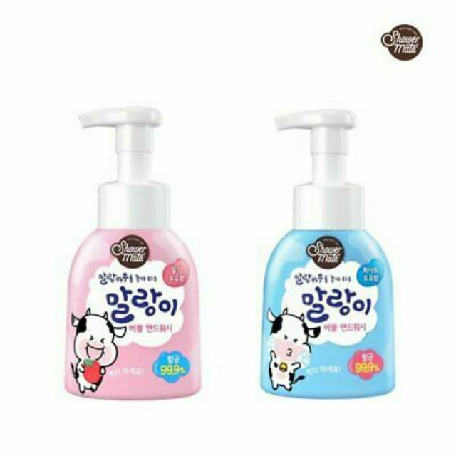 Bọt rửa tay diệt khuẩn Showermate  Strawberry Milk 300ml tặng móc khóa