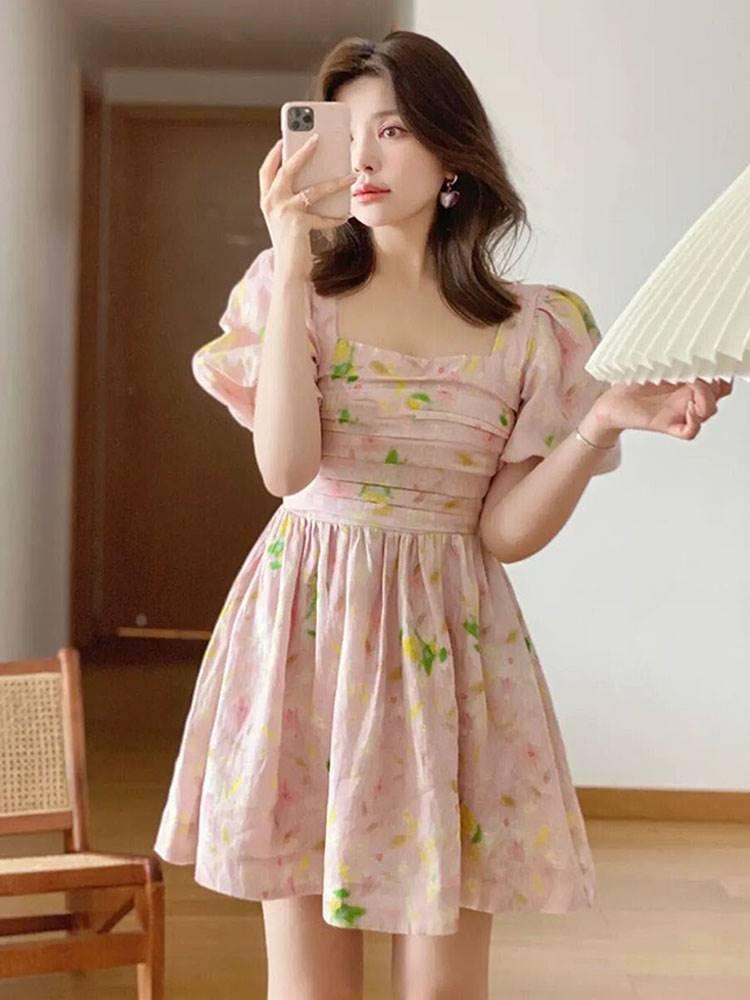 CHENGRUI Phụ nữ mùa hè 2023 Pháp đẹp khí chất cao cấp sữa ngọt nhỏ hoa vuông cổ đầm