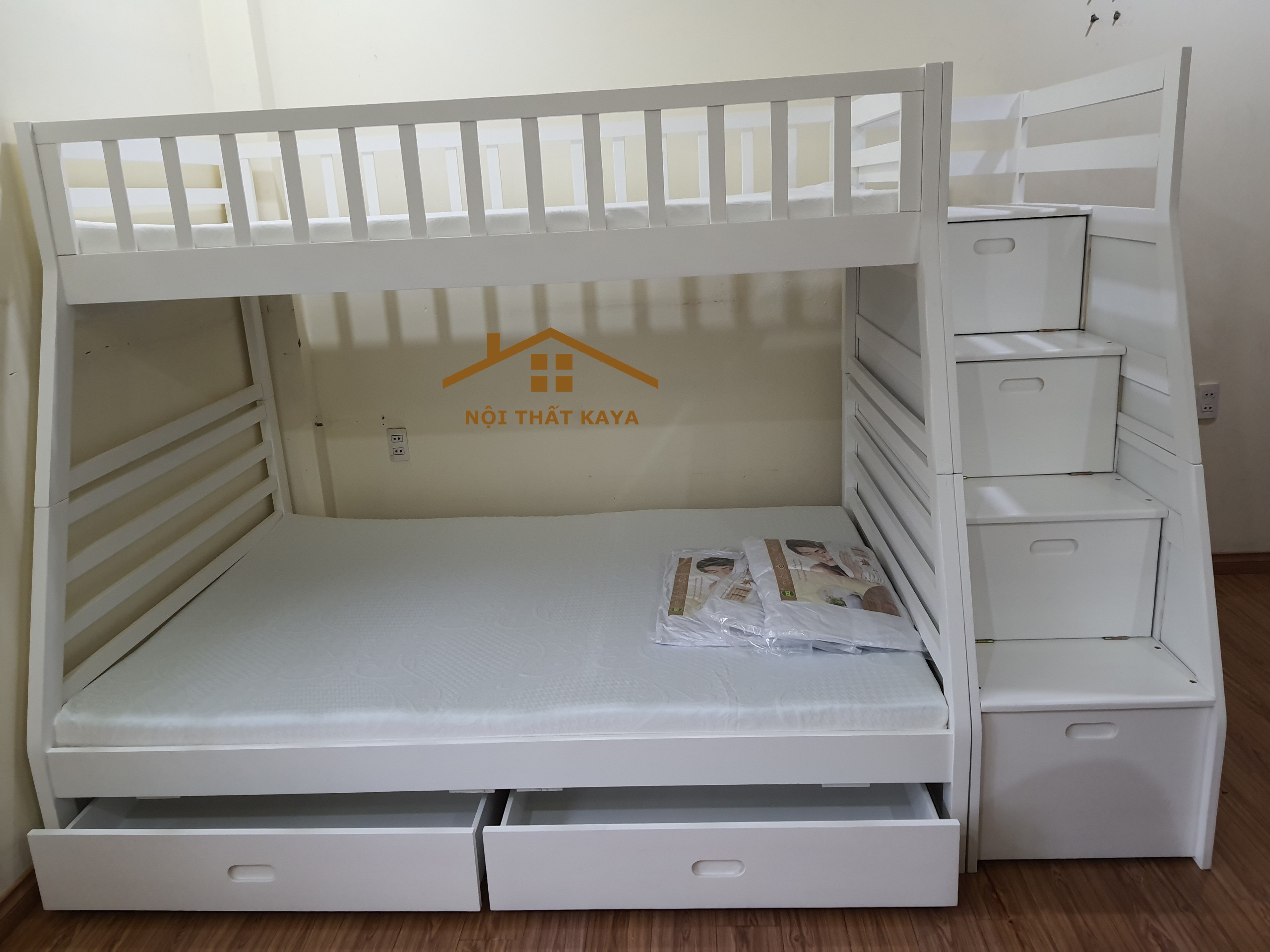 Giường 2 Tầng Xuất Khẩu Gỗ thông New Zealand – Vàng GT292