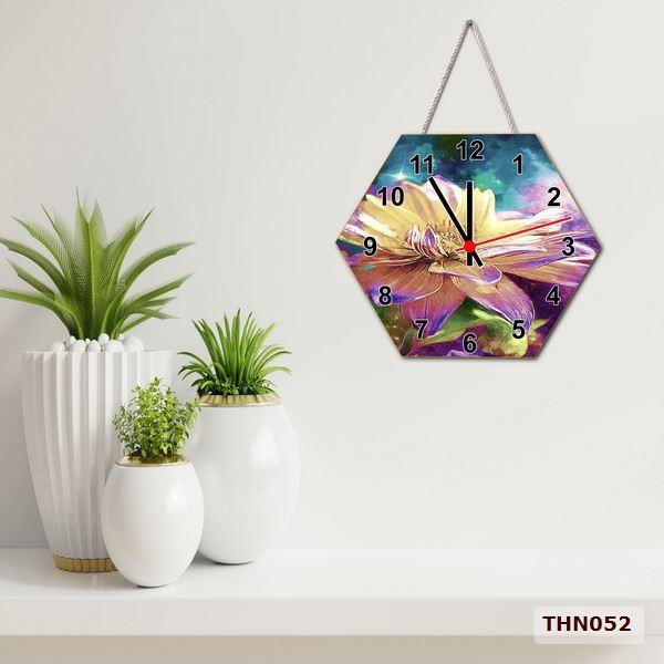 Đồng hồ trang trí phòng khách phong cách hiện đại in hình 3D độc đáo