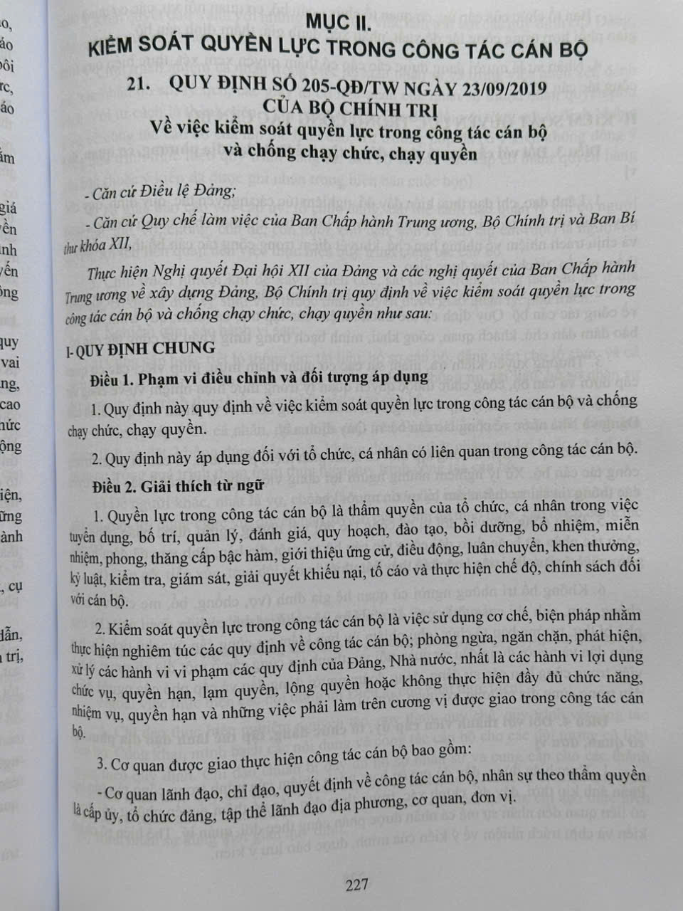 Sách Cẩm Nang Công Tác Đảng Ở Cơ Sở và Quy Định Mới về Kiểm Tra, Giám Sát, Kỷ Luật Đảng - V2534D