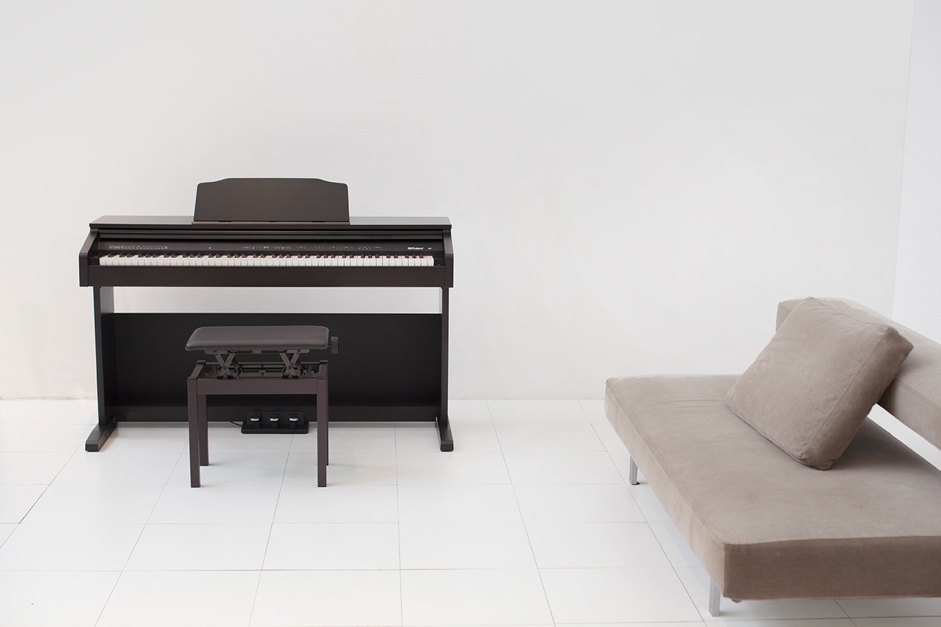 Đàn Piano điện cao cấp/ Home Digital Piano - Roland RP30 - Màu đen - Hàng chính hãng