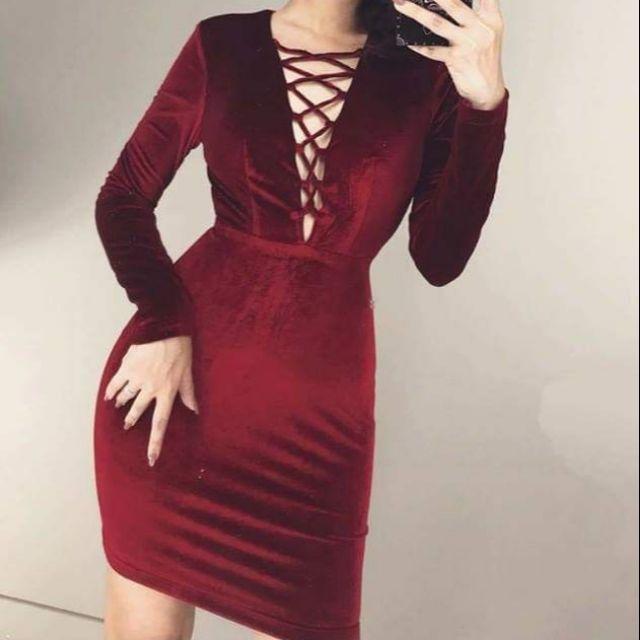 Đầm body nhung hở ngực đan dây sexy