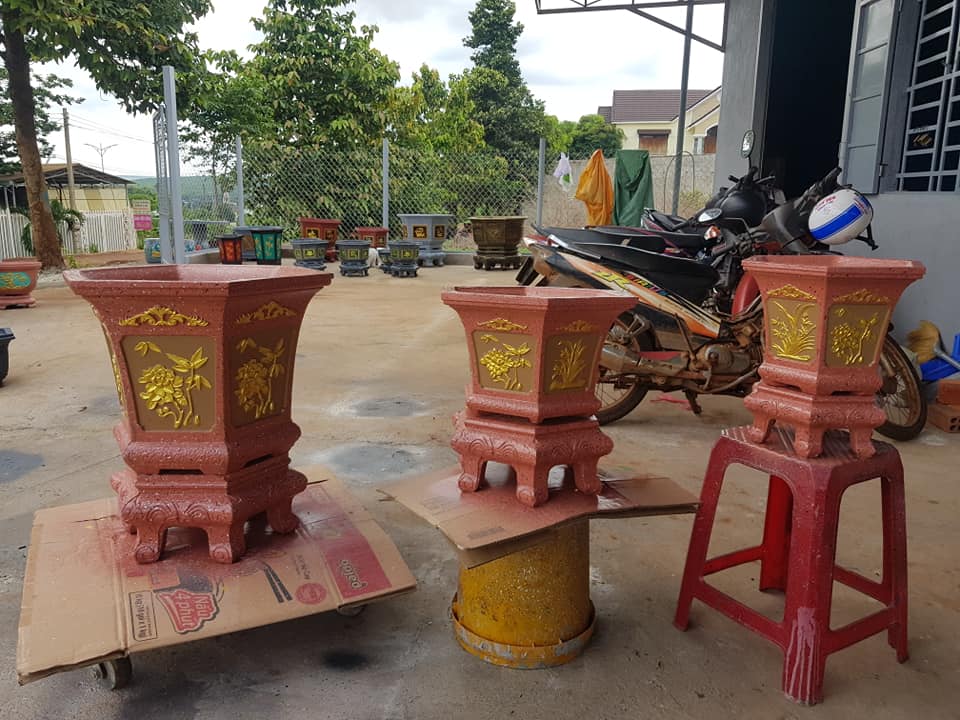 Khuôn đúc chậu cảnh lục giác 31 và chân đôn