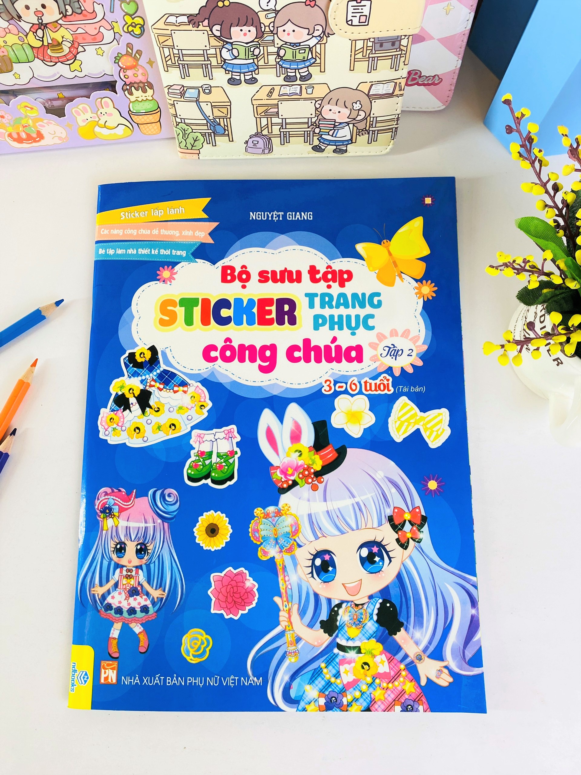 Sách - Combo 4 Cuốn Bộ Sưu Tập Sticker Trang Phục Công Chúa - Ndbooks