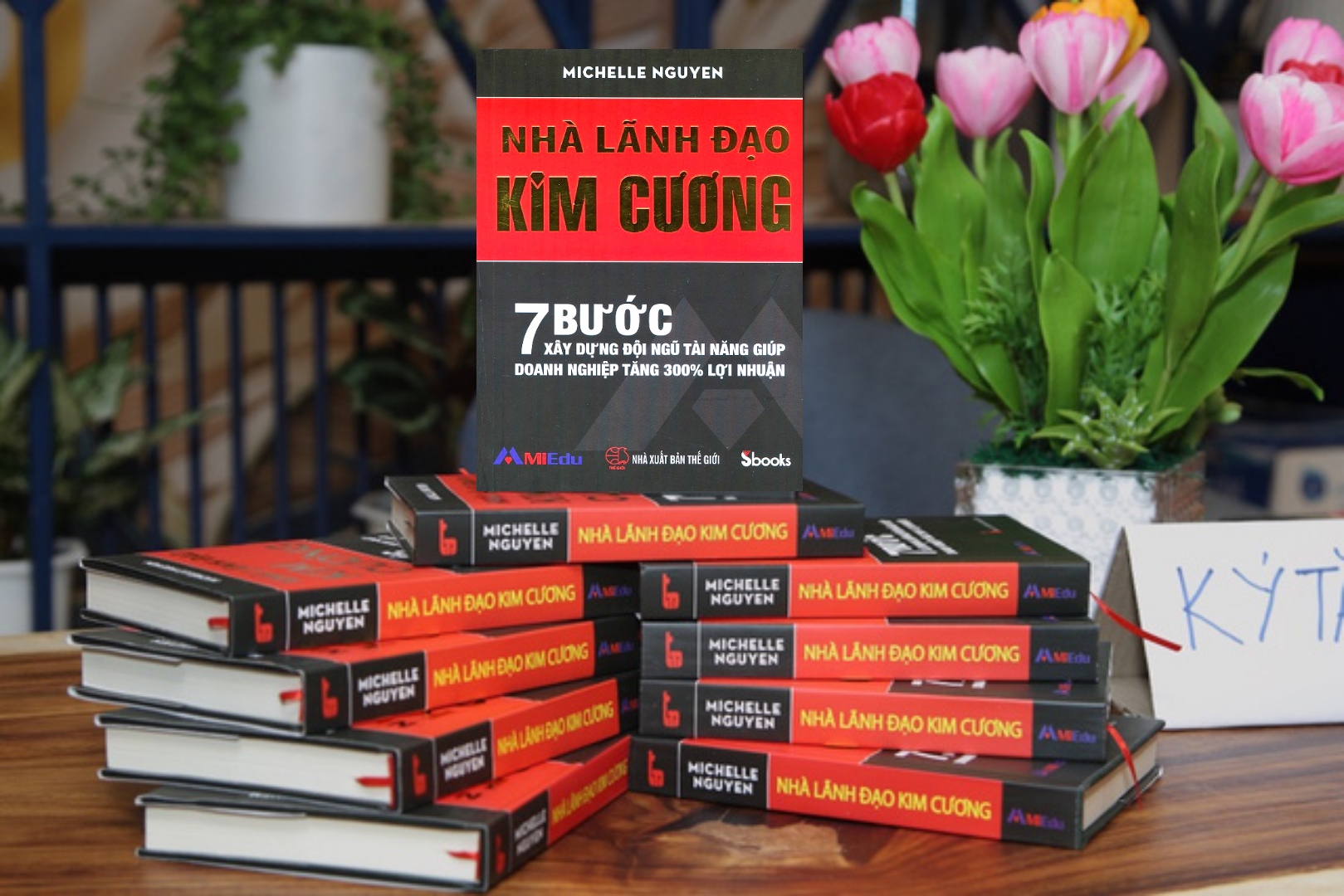 Combo 2 cuốn: LÃNH ĐẠO TỪ TÂM + NHÀ LÃNH ĐẠO KIM CƯƠNG