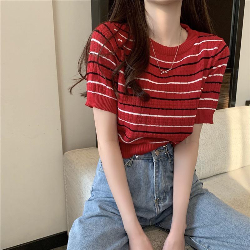 MS240 Áo len cộc tay cổ tròn kẻ ngang bo gấu