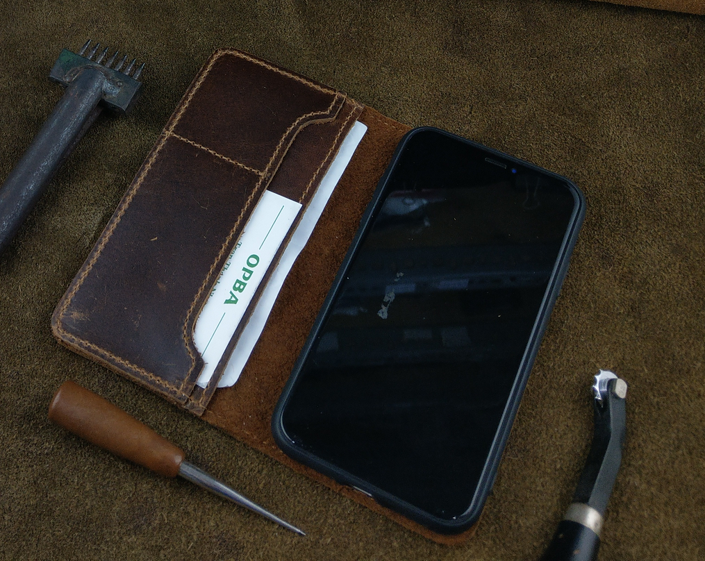 Bao da cho Iphone 11 Handmade Da Bò Thật